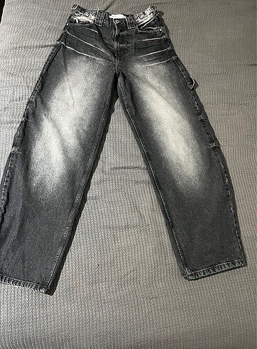 BERSHKA SİYAH JEANSS