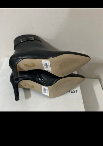 37 Beden Nine west sıfır kutusunda