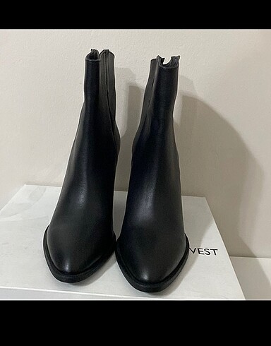 Nine West Nine west bot