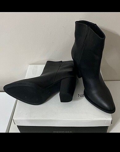 37 Beden siyah Renk Nine west bot