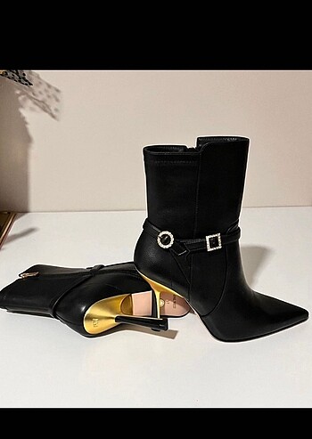 37 Beden Nine west bot