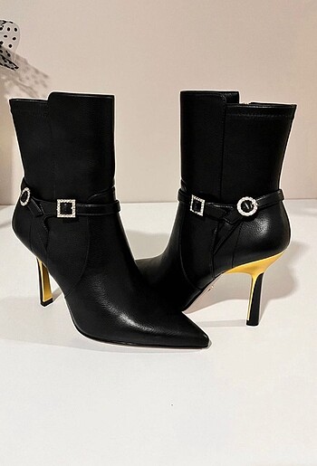 Nine West Nine west bot