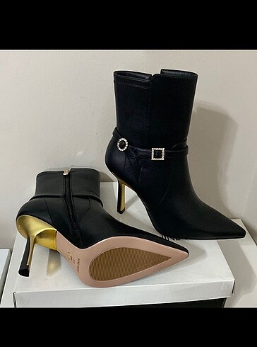 Nine west bot