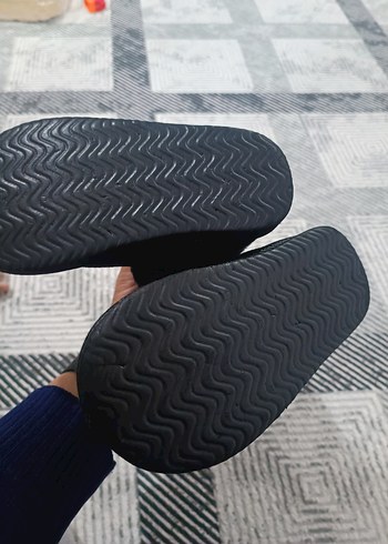 Kızlar İçin Siyah Kürklü Nakışlı ev botu panduf - Görsel 5