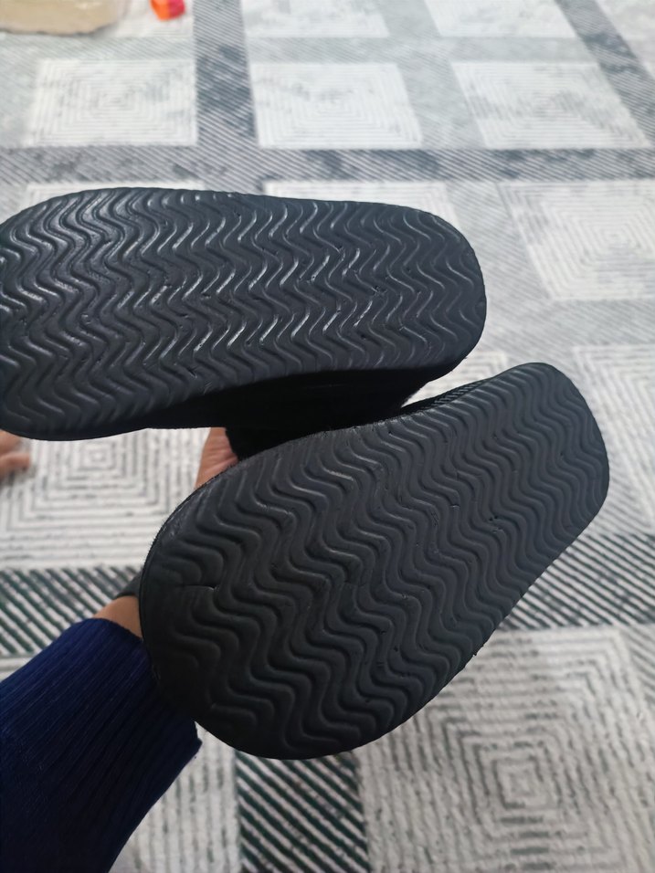 Kızlar İçin Siyah Kürklü Nakışlı ev botu panduf - Görsel 5