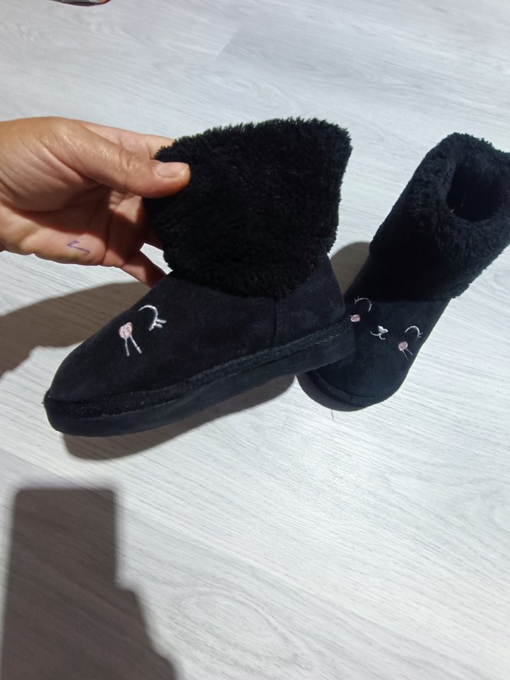 Kızlar İçin Siyah Kürklü Nakışlı ev botu panduf - Görsel 2