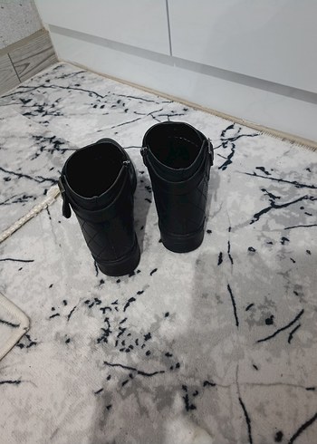 Siyah Deri Tokalı Kadın Bot - Görsel 7