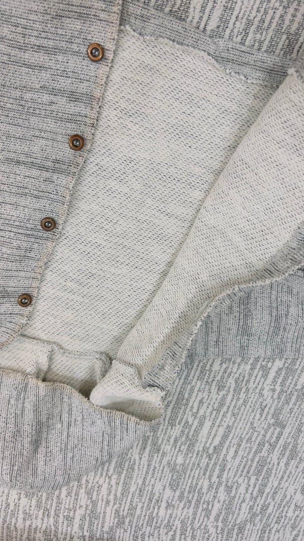 Gri Bebek Hırkası Kapüşonlu Düğmeli - Görsel 2