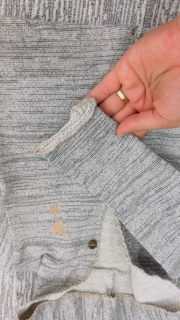 Gri Bebek Hırkası Kapüşonlu Düğmeli - Görsel 3