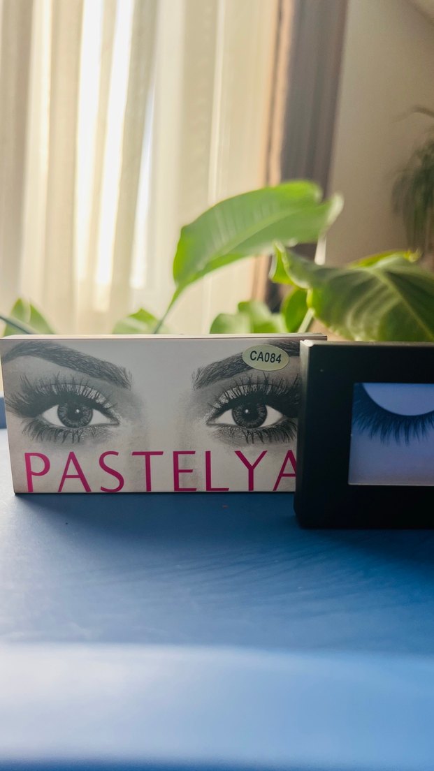 Bej Pastel Takma Kirpikler - Görsel 2