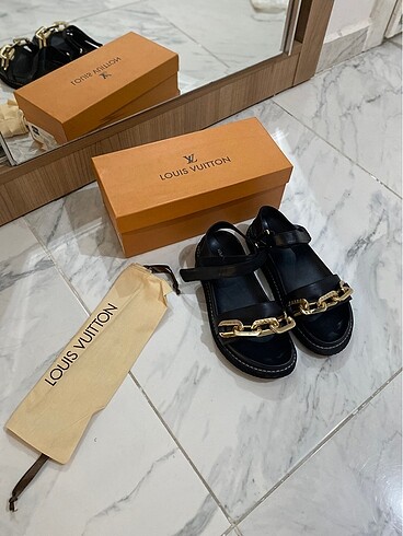 Louis Vuitton Sandalet