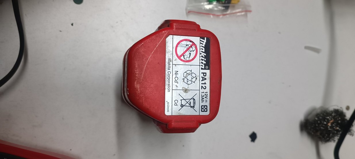 Makita 12V 1.3Ah Kırmızı Şarj Edilebilir Batarya - Görsel 2