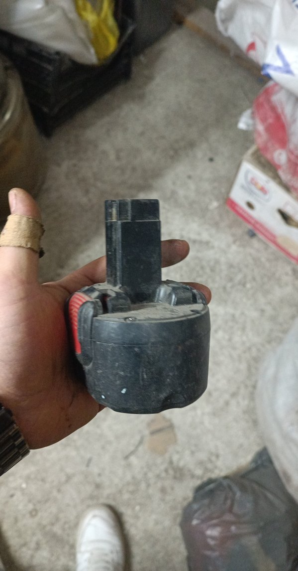 Bosch Siyah 9.6V ve 14.4V Bataryalar - Görsel 4