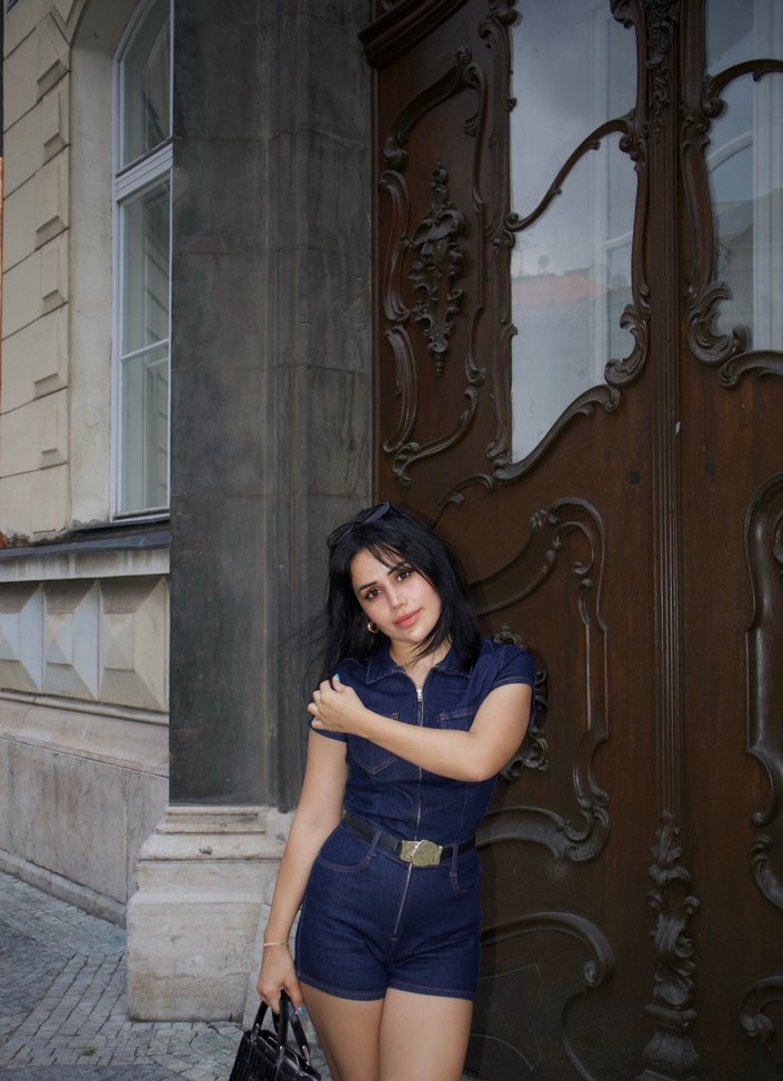 Kadın Lacivert Leopar Desenli Kısa Denim Tulum - Görsel 2