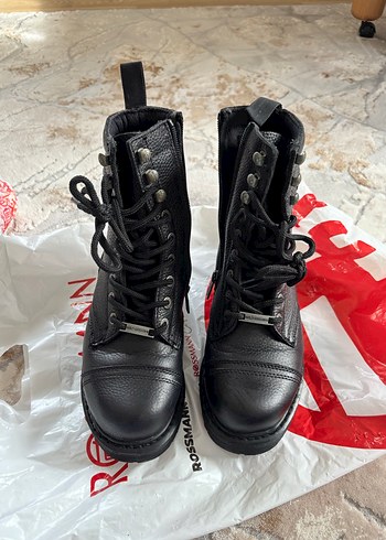 Harley davidson kadın bot - Görsel 3