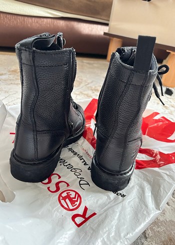 Harley davidson kadın bot - Görsel 4