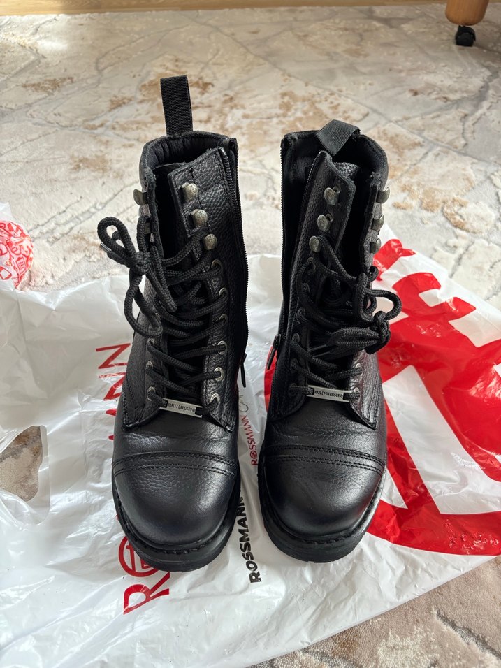 Harley davidson kadın bot - Görsel 3