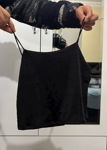 Kadın siyah ip askılı crop yırtmaçlı etek takım - Görsel 3