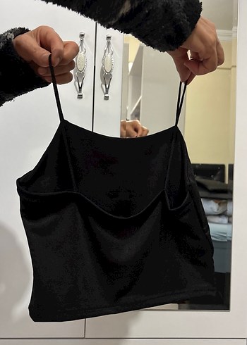 Kadın siyah ip askılı crop yırtmaçlı etek takım - Görsel 4