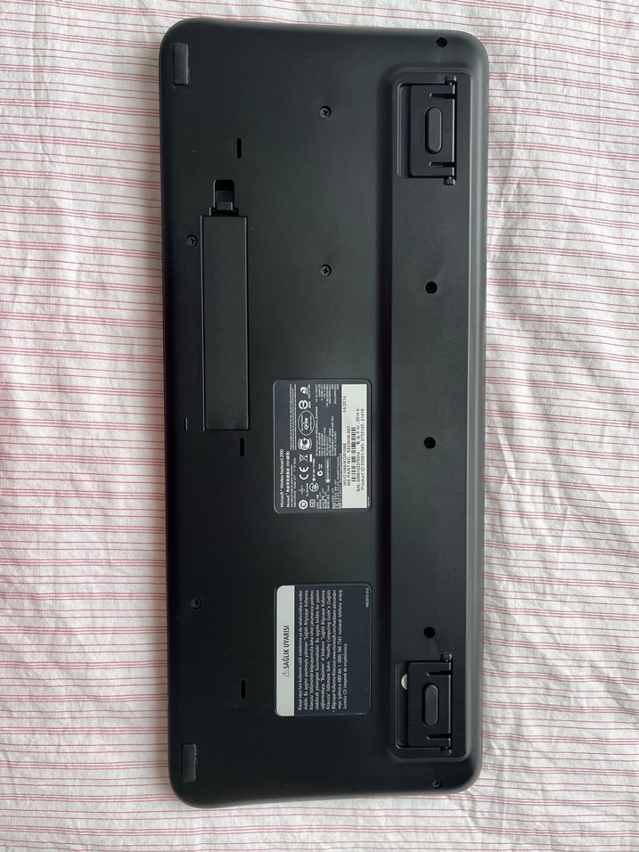 Microsoft Siyah Kablosuz Klavye USB ve pil - Görsel 2