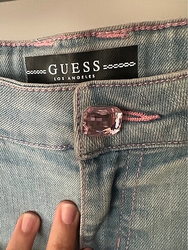 Guess kot şort 10 yaş - Görsel 3