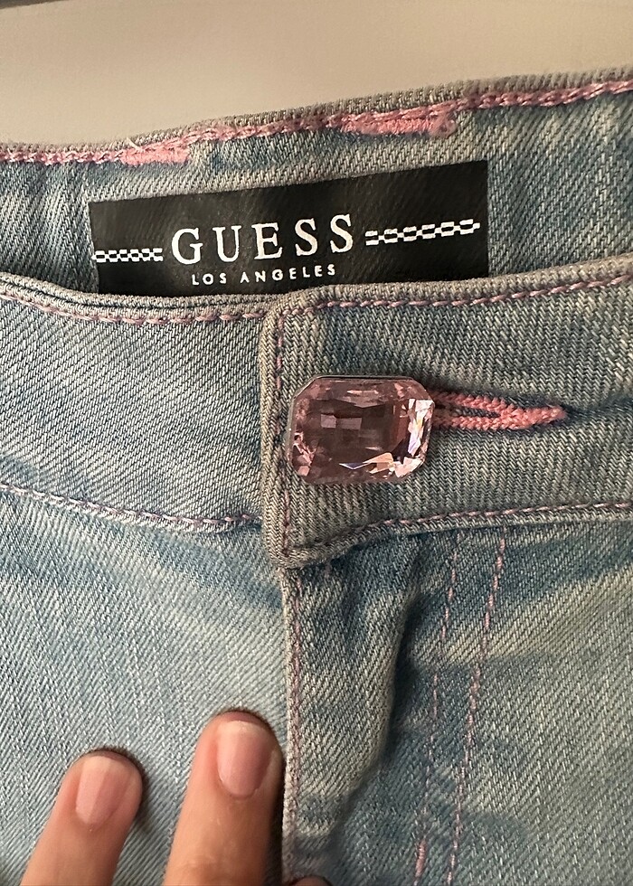 Guess kot şort 10 yaş - Görsel 3