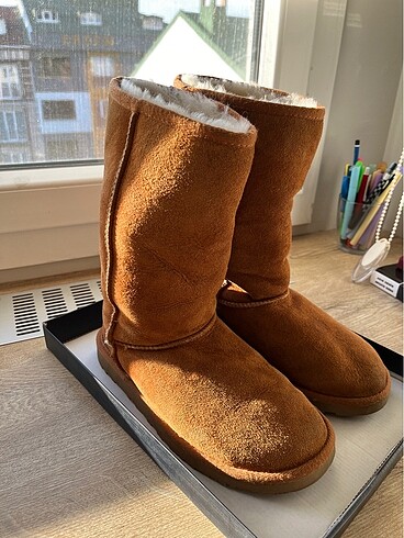 Ugg uzun bot