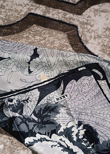 Gri İpek Dokulu eşarp Aker - Görsel 2