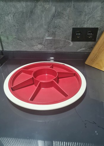 Bölmeli Kırmızı Plastik Servis Tabağı