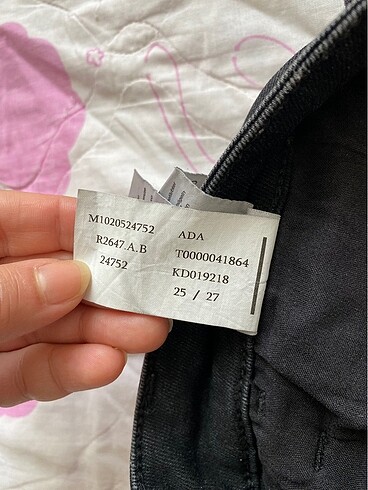 27 Beden siyah Renk Mavi pantolon