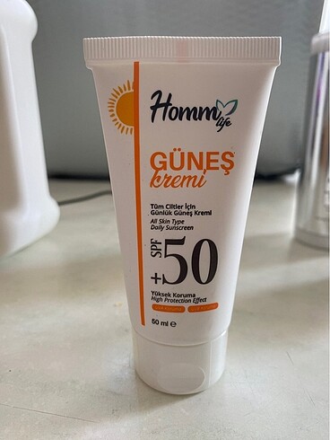 GÜNEŞ KREMİ