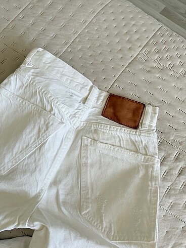 32 Beden beyaz Renk Zara jean
