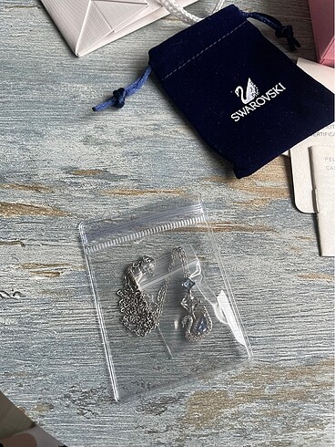  Beden Swarovski kolye