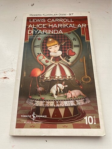 ALICE HARİKALAR DİYARINDA