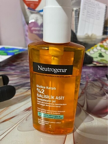 Neutrogena-Yüz Temizleme Jeli