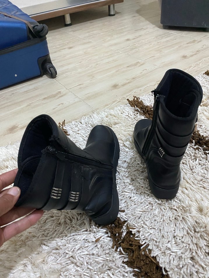 Siyah Deri Kadın Dolgu Topuklu Bot - Görsel 3