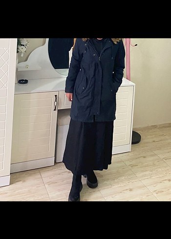 Uzun lacivert  Kadın Kürklü Kaban - Görsel 2