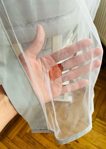 Beyaz Ahşap Beşik ve Gri Tül Örtü - Görsel 3