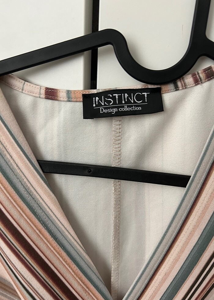 Kısa Kollu Çizgili Elbise - Görsel 2