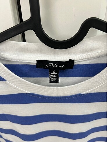 Mavi Çizgili Kısa Kollu Crop - Görsel 2