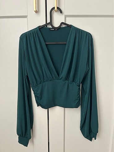 V Yaka Crop Bluz