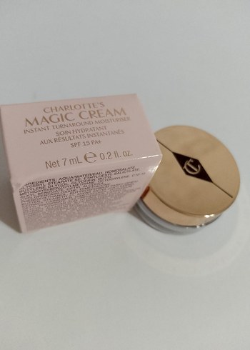 Charlotte Olympia Charlotte Tilbury Magic Cream Parlatıcı Krem