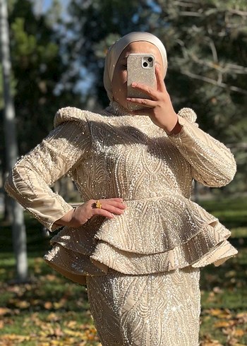 Bej Parlak uzun Yaka Uzun Kollu Drapeli Abiye Elbise - Görsel 3