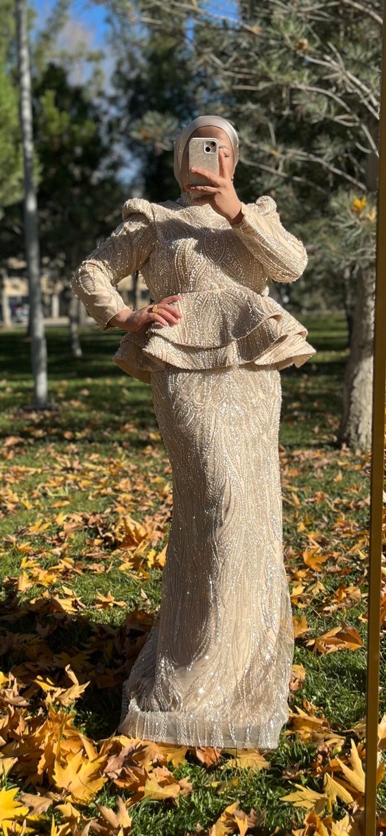 Bej Parlak uzun Yaka Uzun Kollu Drapeli Abiye Elbise - Görsel 2