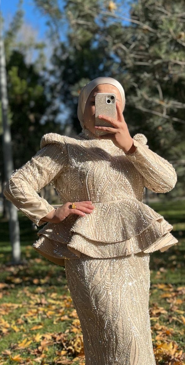 Bej Parlak uzun Yaka Uzun Kollu Drapeli Abiye Elbise - Görsel 3