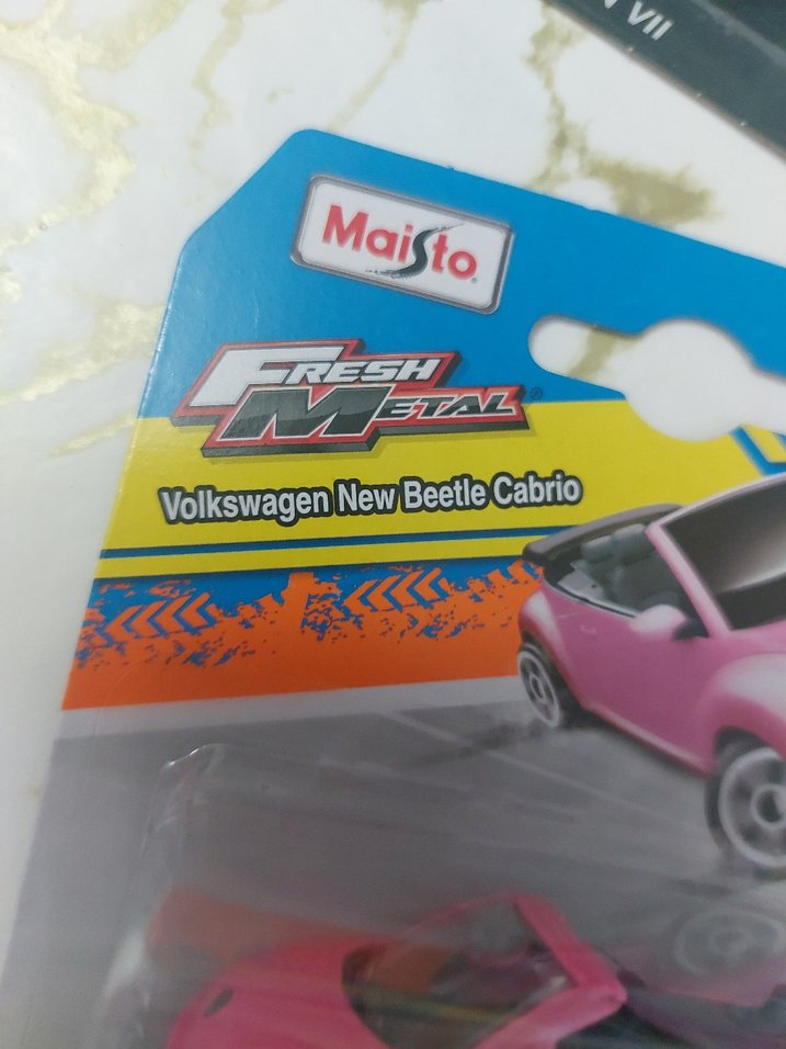Maisto Pembe Volkswagen New Beetle Cabrio Oyuncak Araba - Görsel 2