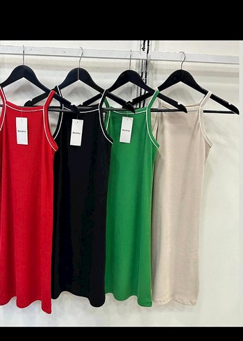Bershka Siyah Mini Sıkı Kesim Yüksek Yaka Elbise