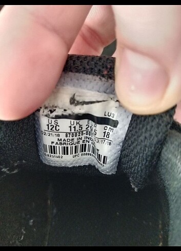 29 Beden siyah Renk Nike orjinal spor ayakkabı