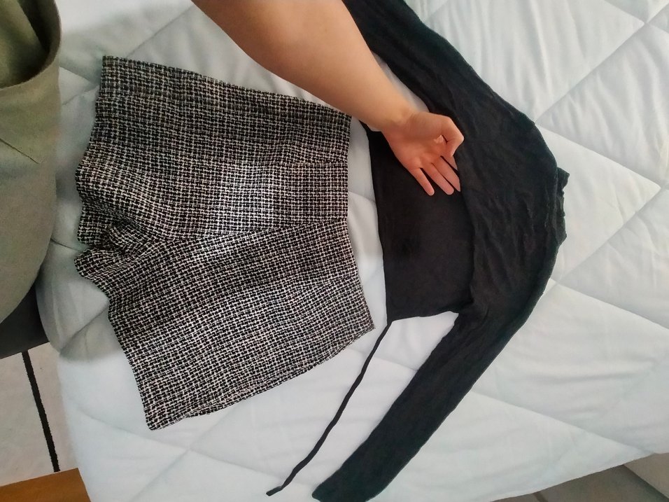 Siyah bluz triko etek - Görsel 2