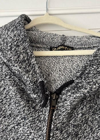 Gri Kapüşonlu Fermuarlı Kadın Ceket - Görsel 3